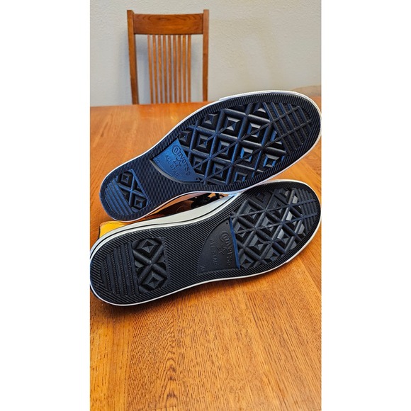 NEW Tune Squad Chuck Taylor Converse size 10 shoes - Picture 5 of 5